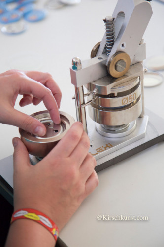 Buttonmaschine